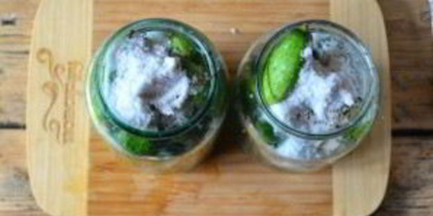 малосольные огурцы хрустящие