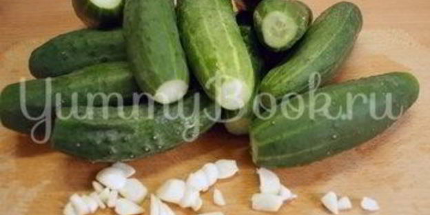 малосольные огурцы на минеральной воде