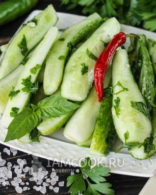 Малосольные огурцы в пакете за 2 часа