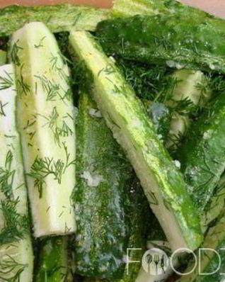 Малосольные огурцы в пакете