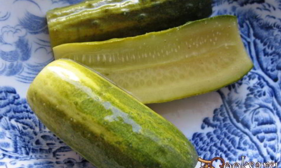 Рецепт малосольных огурцов за 15 минут