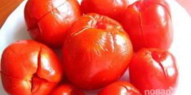 малосольные помидоры с чесноком и зеленью