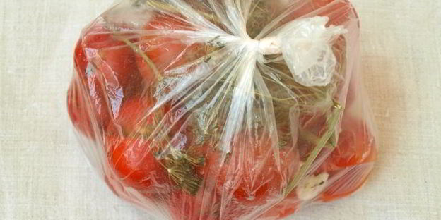 малосольные помидоры в пакете