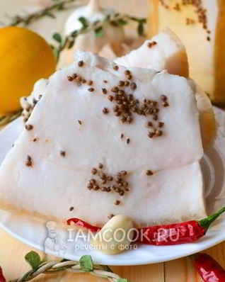 Сало в рассоле в банке