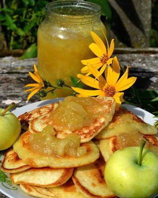 Оладушки с яблочным вареньем