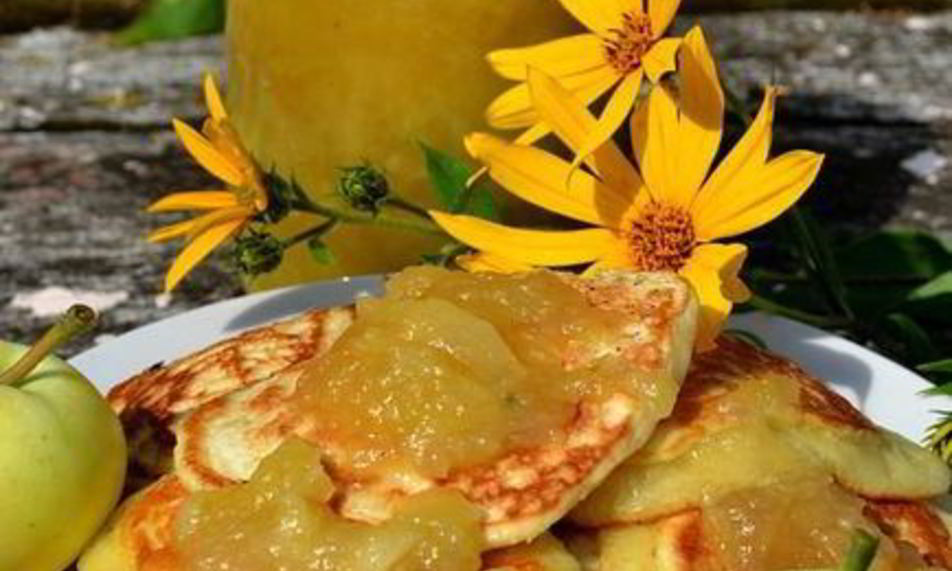 Рецепт оладушек с яблочным вареньем