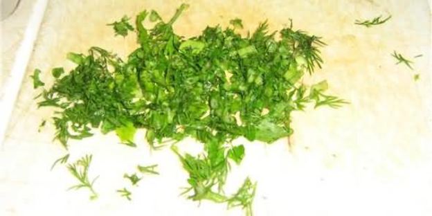 рулетики с лососем слабого соления с малиновым вареньем