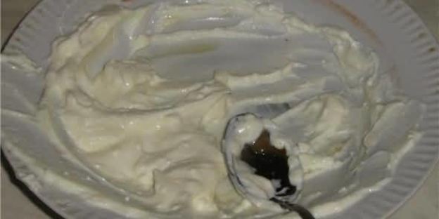 рулетики с лососем слабого соления с малиновым вареньем