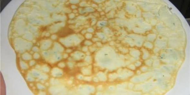 рулетики с лососем слабого соления с малиновым вареньем