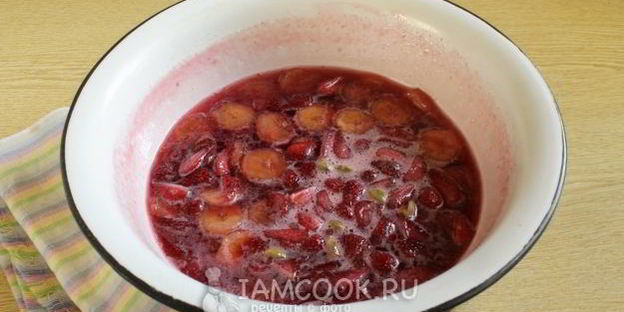 варенье из клубники и бананов