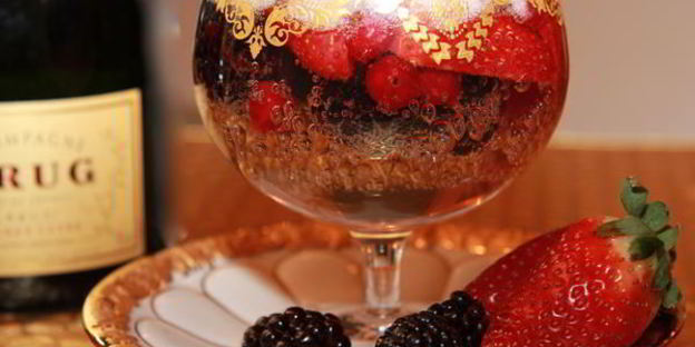 ягоды в желе из шампанского