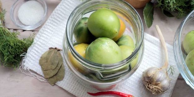 зеленые помидоры на зиму