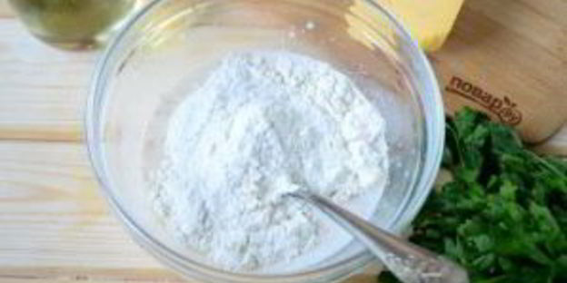 беляши с помидорами и сыром