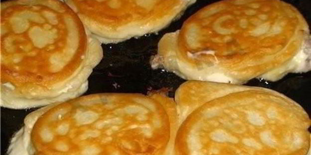 быстрые ленивые беляши на кефире с фаршем