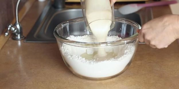 хрустящие беляши с мясом на дрожжевом тесте