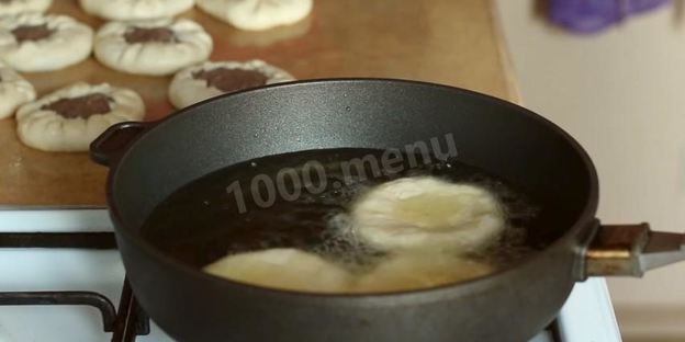 хрустящие беляши с мясом на дрожжевом тесте
