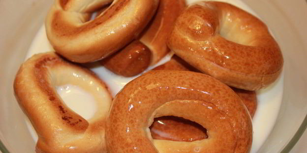 ленивые беляши под сырной шапочкой