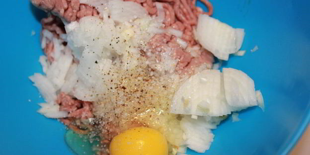 ленивые беляши под сырной шапочкой