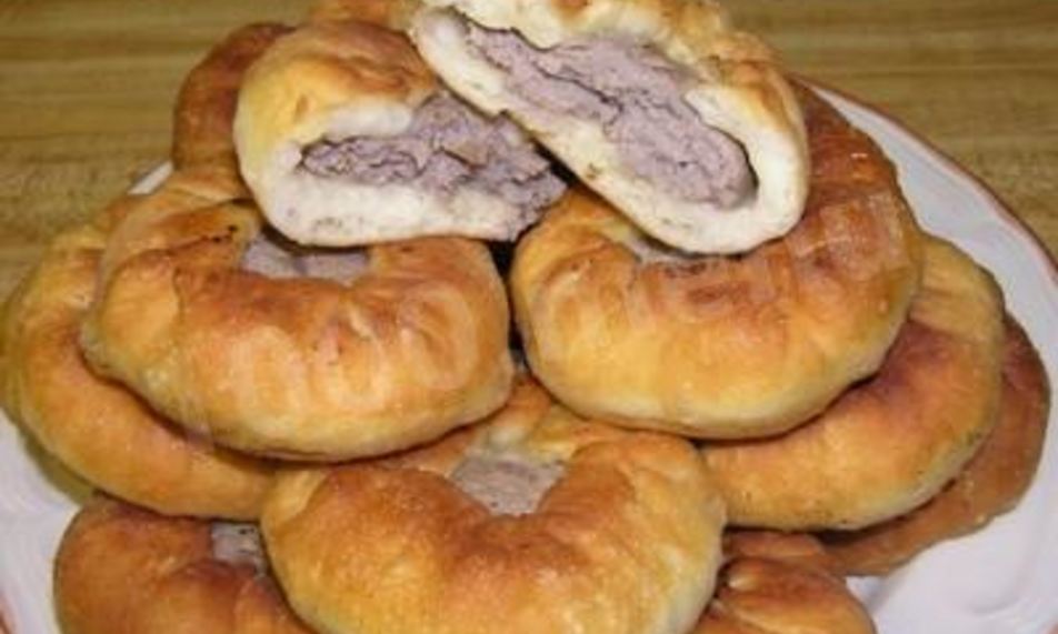 Рецепт простых беляшей с мясом на дрожжах