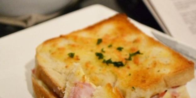 бгорячие бутерброды с ветчиной крок-месье