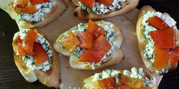 брускетта-гриль с запеченным перцем