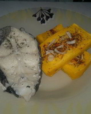 Брускетта из тыквы с шалотом и отварной стейк из зубатки