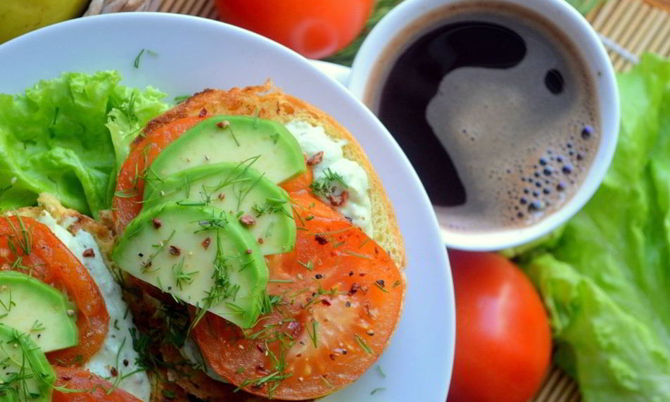 Рецепт брускетты с авокадо