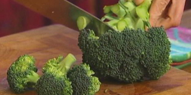 брускетта с брокколи, чили и чесноком