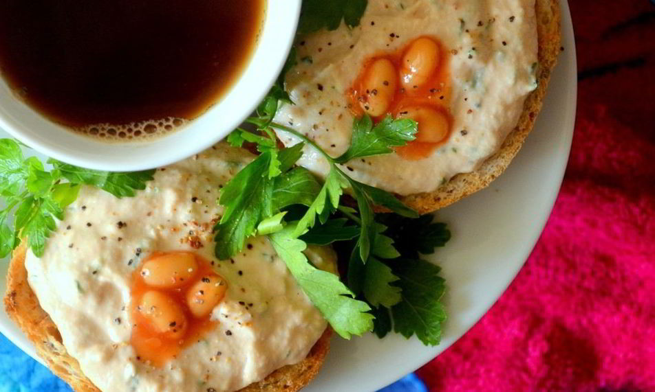 Рецепт брускетты с горбушей и фасолью