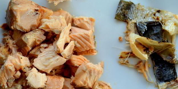 брускетта с горбушей и фасолью