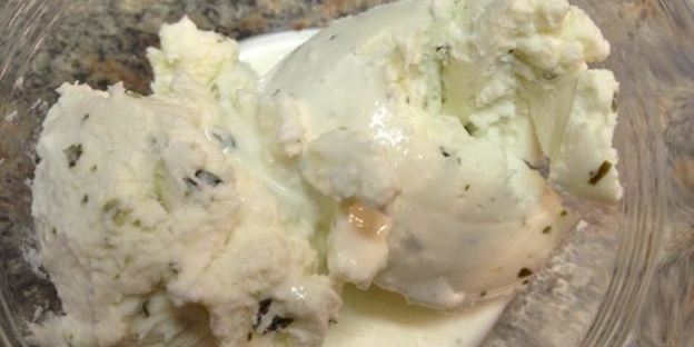 брускетта с грибами и козьим сыром