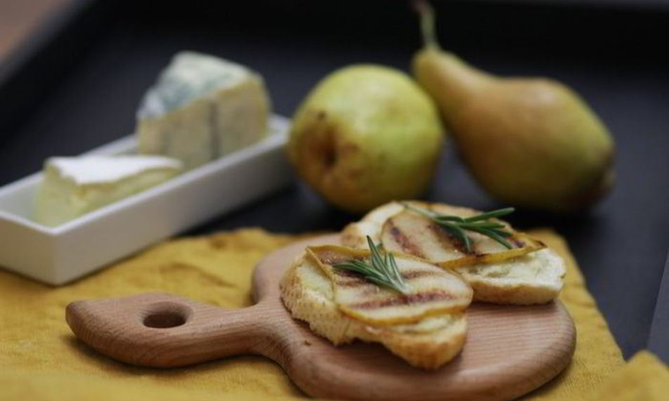 Рецепт брускетты с грушей