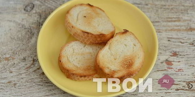 брускетта с козьим сыром и грецкими орехами