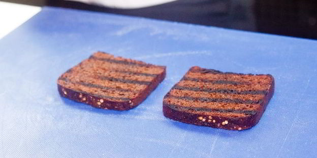 брускетта с красной рыбой и капустой