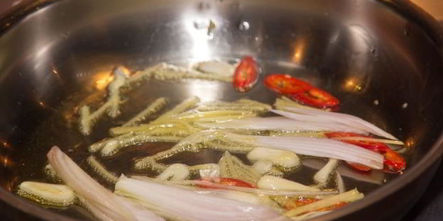 брускетта с креветками