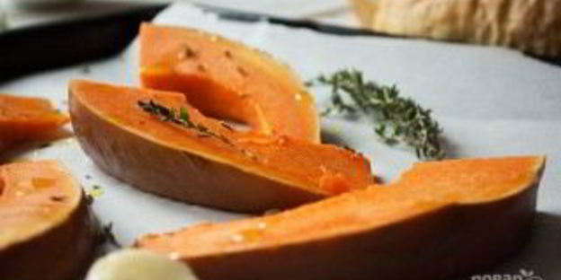 брускетта с печеной тыквой и фетой