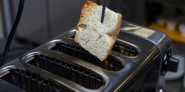 брускетта с помидорами и оливками