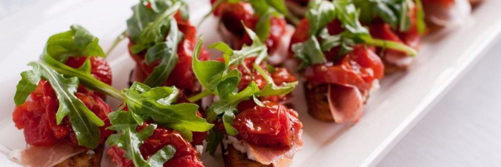 Брускетта с прошутто