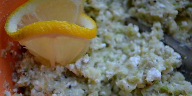 брускетта с рыбой, творогом и кабачком