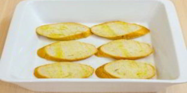 брускетта с семгой и песто