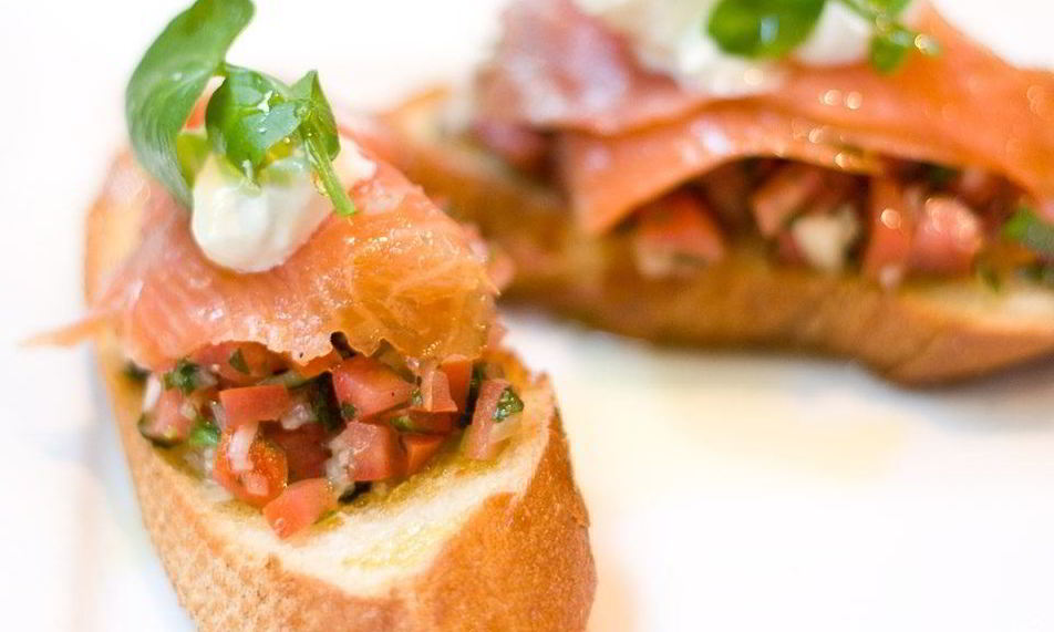 Рецепт брускетты с семгой