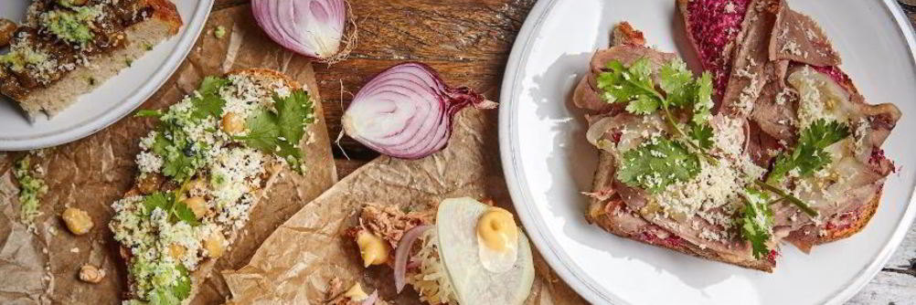 Брускетта с тунцом