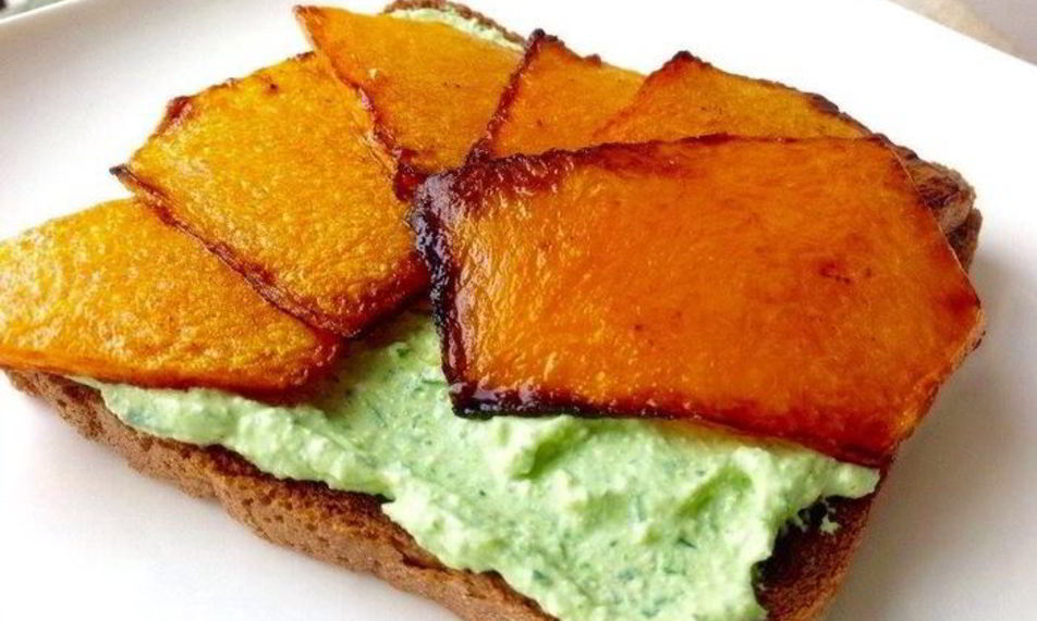 Рецепт брускетты с жареной тыквой