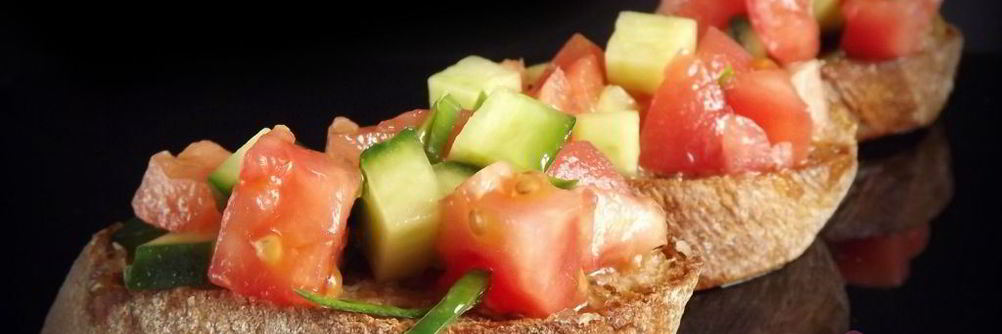 Брускетта со свежими овощами