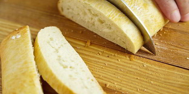 брускетты с рикоттой и клубникой