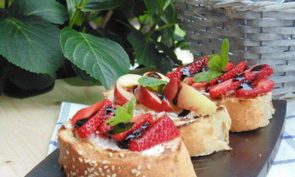 Рецепт летних брускетт