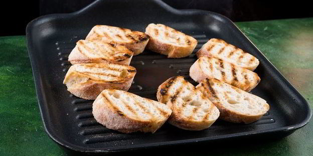 трио из брускетт