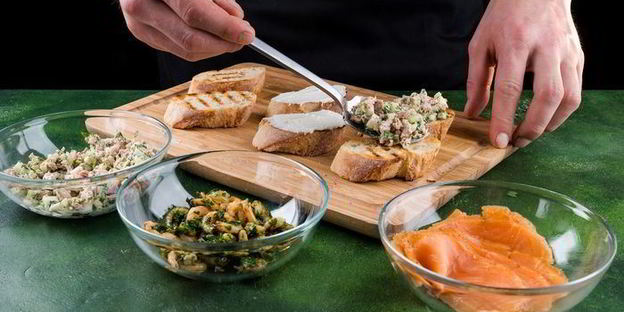 трио из брускетт