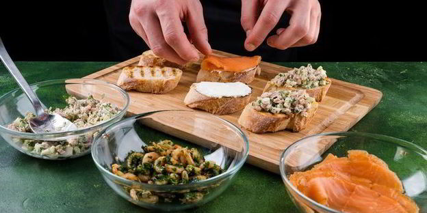 трио из брускетт