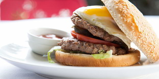 бургер с двумя котлетами